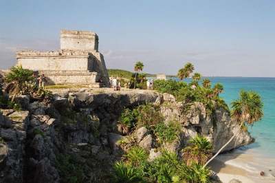 Zona Arqueológica de Tulum Zona Arqueológica de Tulum