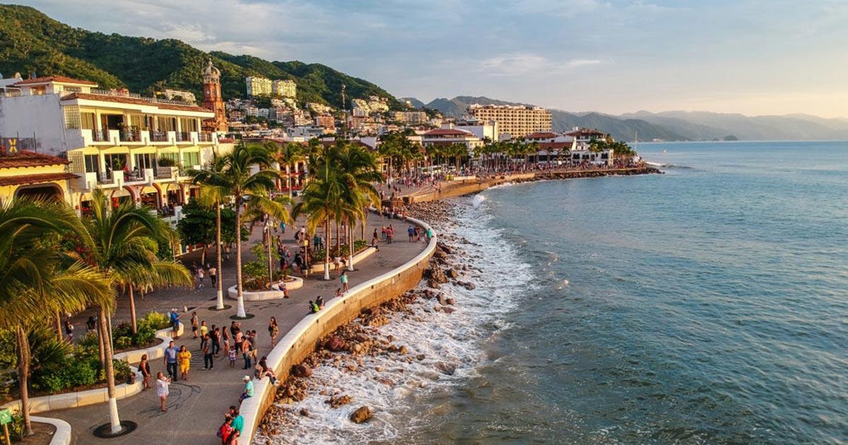 Conoce el Malecon de Puerto Vallarta Paseo Magico