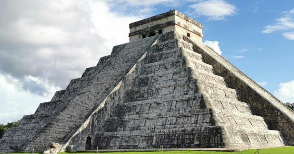 Visita Chichen-Itzá o Teotihuacán en el Puente del 21 de Marzo