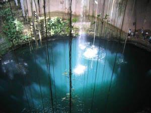 Cenote Sagrado en Chichen Itza Chichen Itza