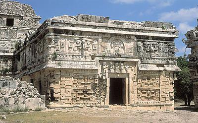 chichen itza las monjas